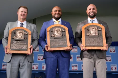 Beltrán, Jones And Kent Pay Tribute To Home And Family During Baseball Hall Of Fame Inductions